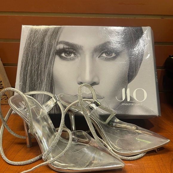 Jennifer Lopez Silver Stiletto Heels - Picture 1 of 6